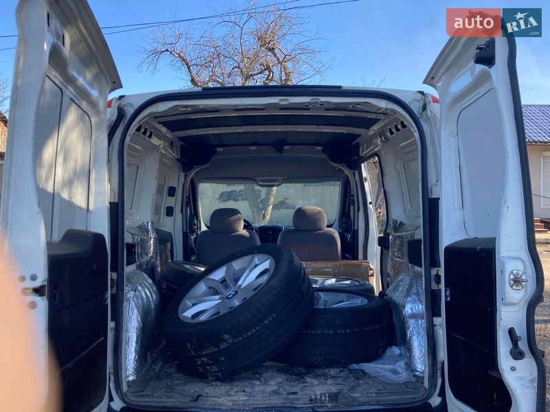 Вантажний фургон Opel Combo 2013 в Хмельницькому