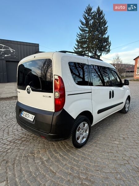 Минивэн Opel Combo 2012 в Тячеве