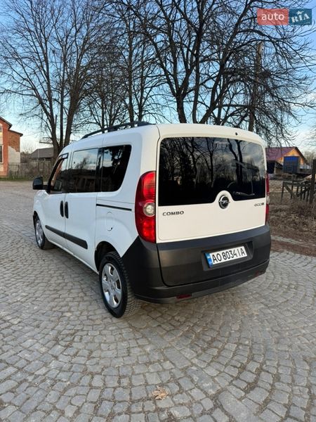 Минивэн Opel Combo 2012 в Тячеве