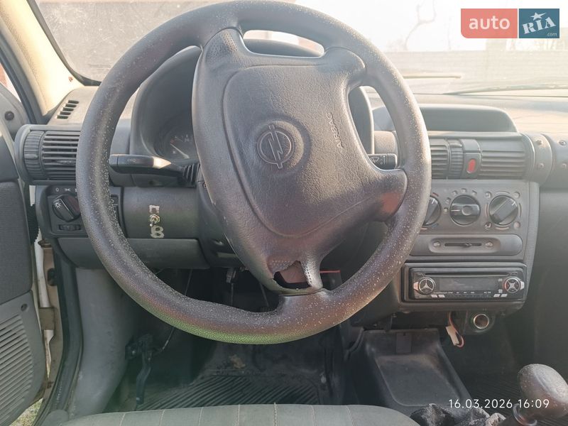 Вантажний фургон Opel Combo 1995 в Одесі