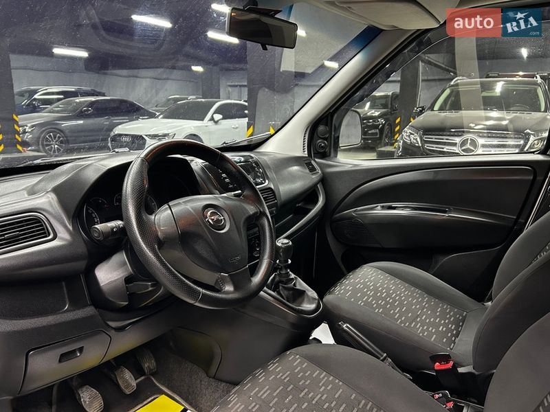 Мінівен Opel Combo 2014 в Чернівцях