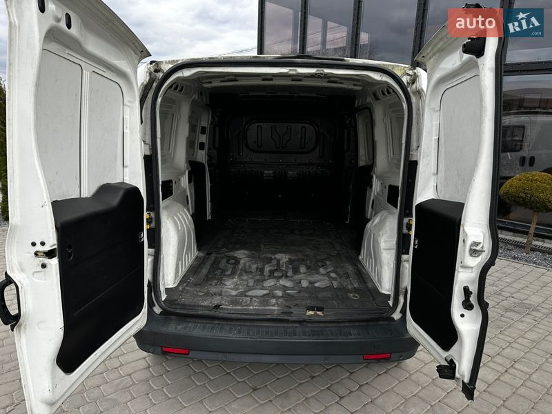 Грузовой фургон Opel Combo 2015 в Львове