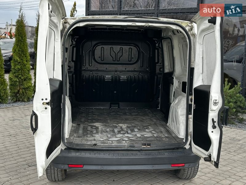 Грузовой фургон Opel Combo 2015 в Львове