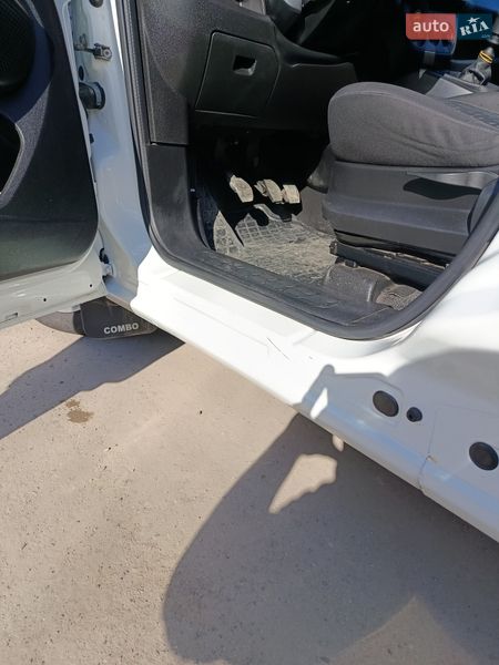 Вантажний фургон Opel Combo 2013 в Брюховичах фото 17 Вантажний фургон Opel Combo 2013 в Брюховичах