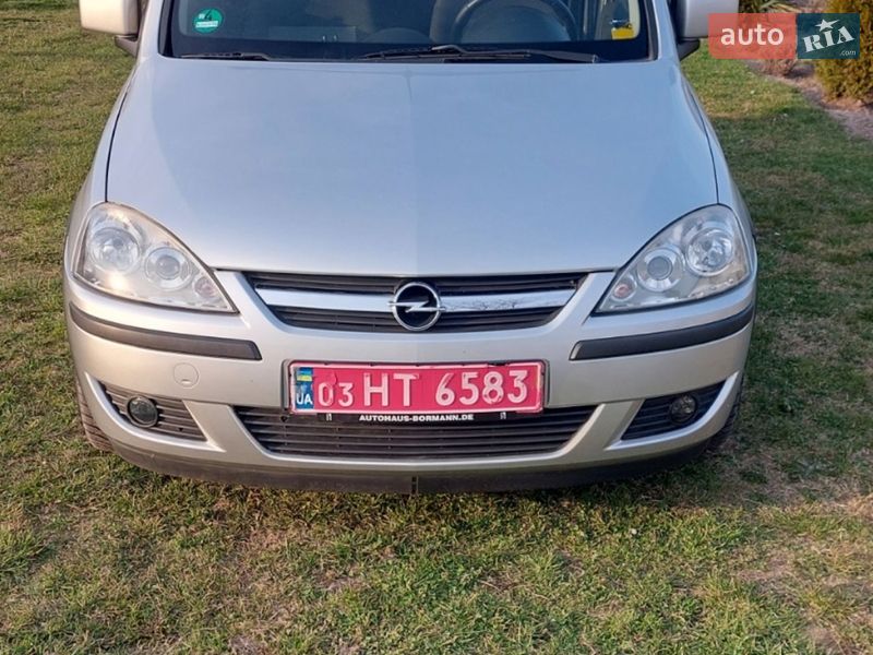 Минивэн Opel Combo 2011 в Нововолынске