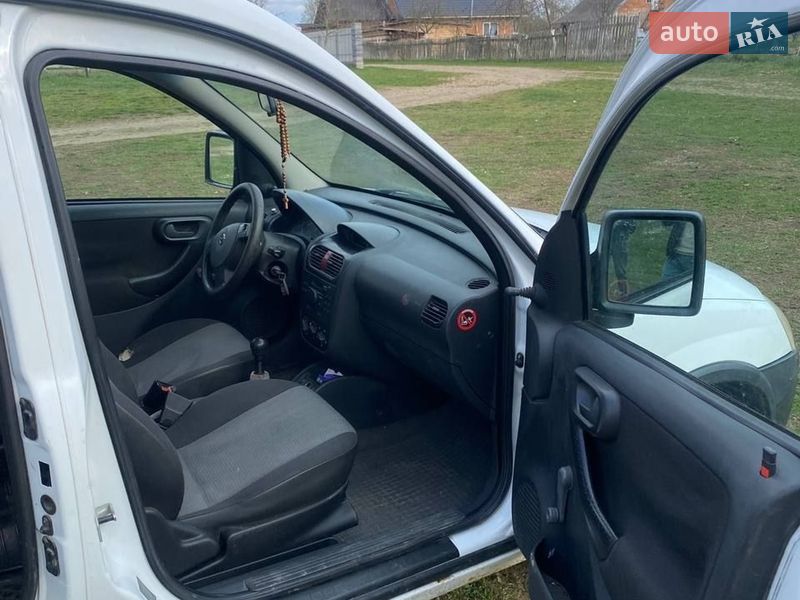 Минивэн Opel Combo 2005 в Ивано-Франковске