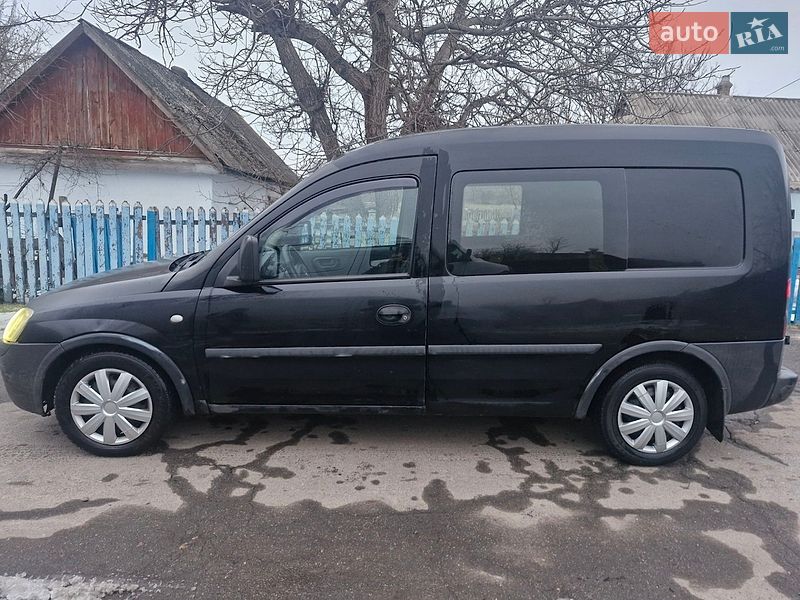 Минивэн Opel Combo 2004 в Первомайске