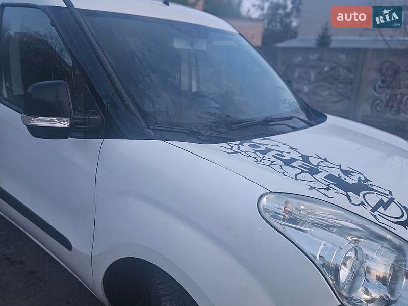 Грузопассажирский фургон Opel Combo 2012 в Черкассах