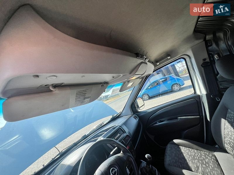 Вантажний фургон Opel Combo 2017 в Одесі