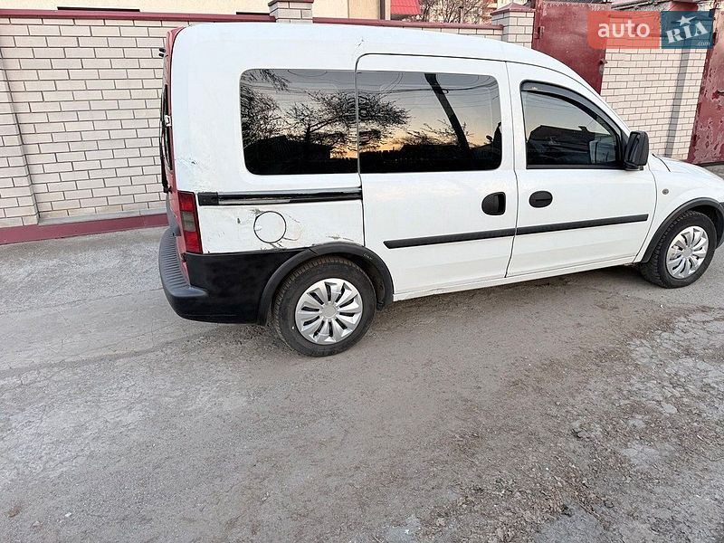 Минивэн Opel Combo 2005 в Днепре