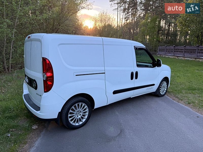 Вантажний фургон Opel Combo 2013 в Нетішині