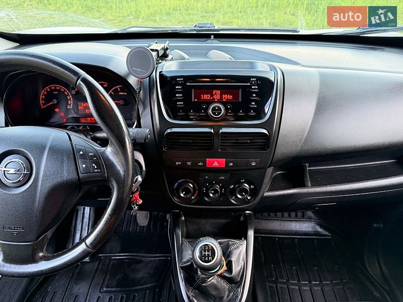Вантажний фургон Opel Combo 2013 в Нетішині
