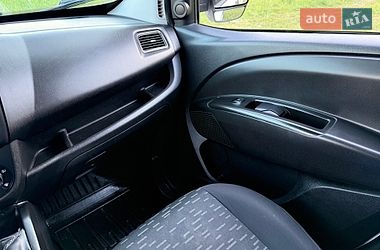 Вантажний фургон Opel Combo 2013 в Нетішині