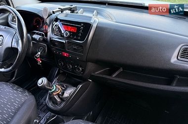 Вантажний фургон Opel Combo 2013 в Нетішині