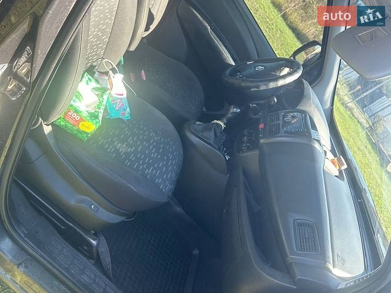 Вантажний фургон Opel Combo 2012 в Львові