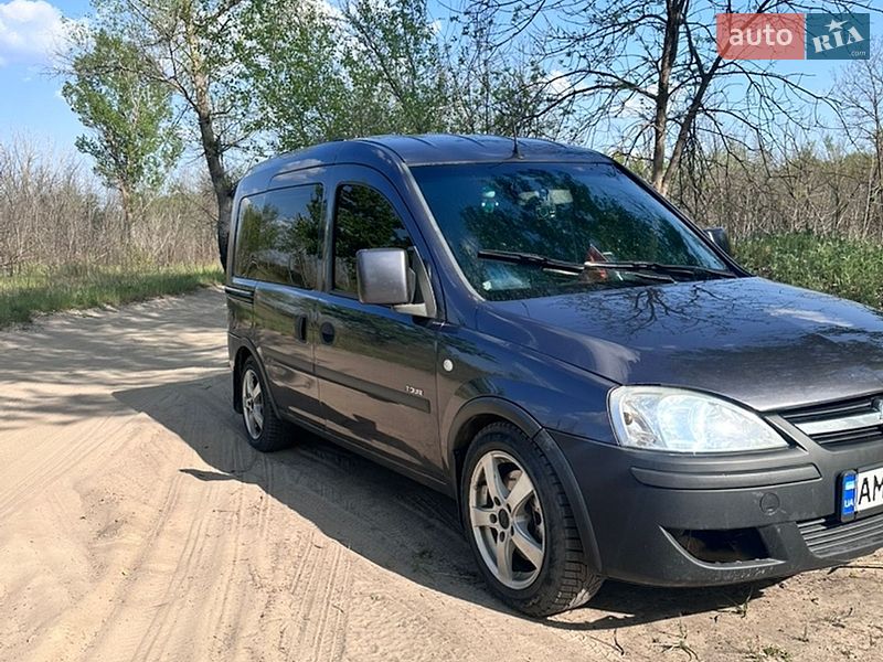 Минивэн Opel Combo 2005 в Павлограде фото Минивэн Opel Combo 2005 в Павлограде