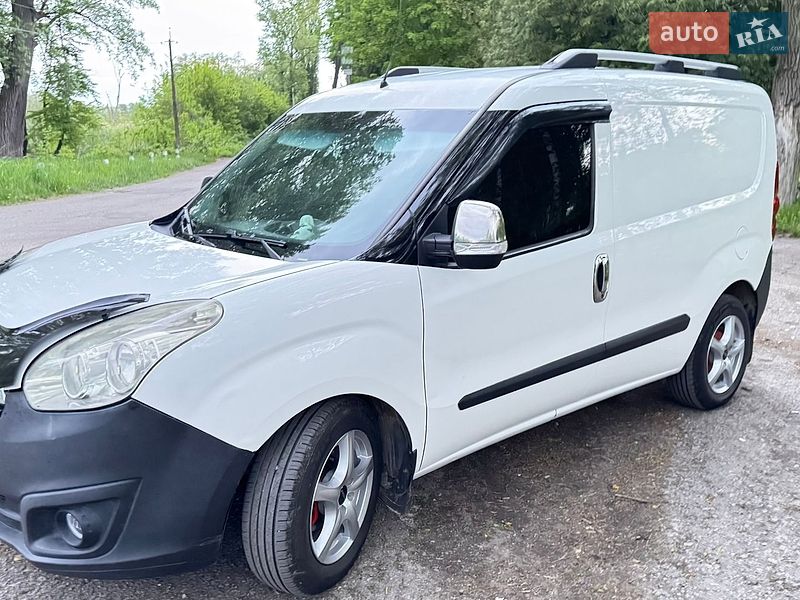 Грузовой фургон Opel Combo 2012 в Браиловом