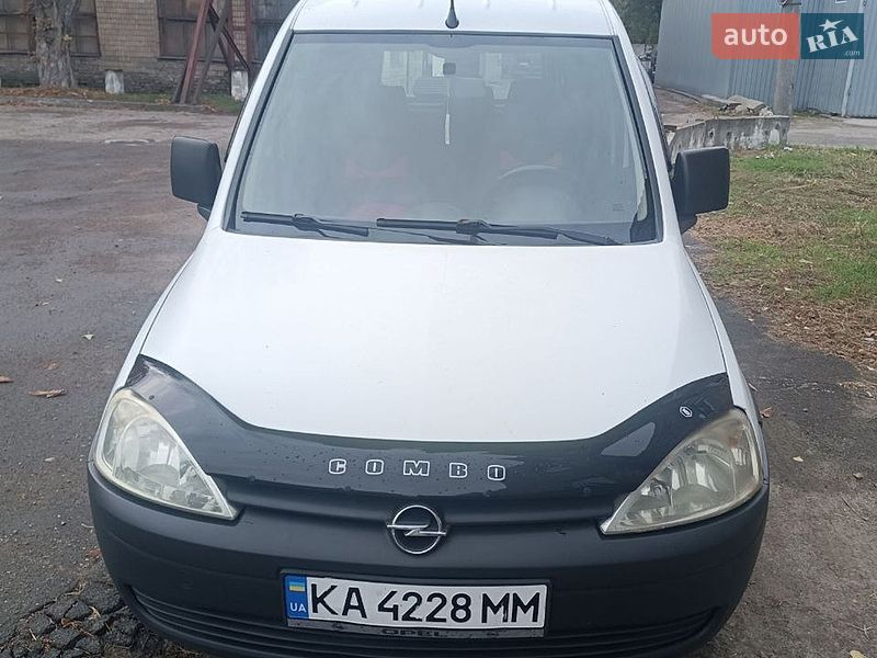 Минивэн Opel Combo 2009 в Киеве