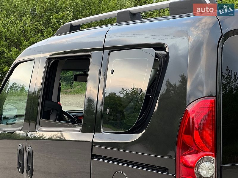 Мінівен Opel Combo 2012 в Дрогобичі