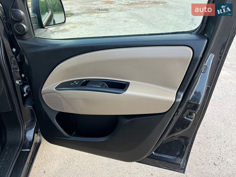 Мінівен Opel Combo 2012 в Дрогобичі