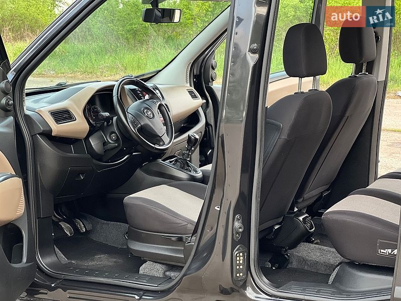 Мінівен Opel Combo 2012 в Дрогобичі