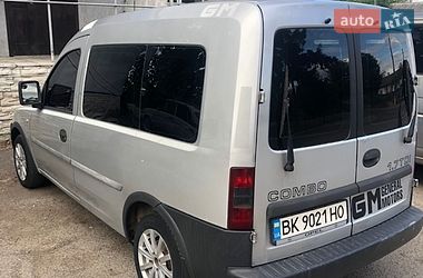 Мінівен Opel Combo 2003 в Сарнах