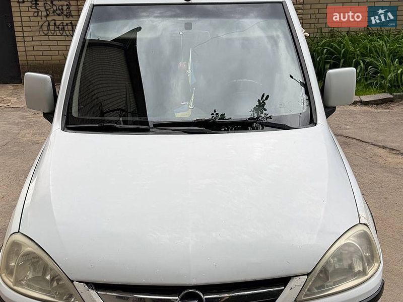 Грузовой фургон Opel Combo 2010 в Виннице