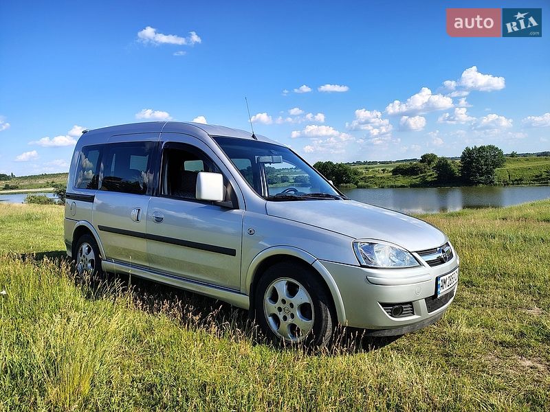 Минивэн Opel Combo 2004 в Житомире