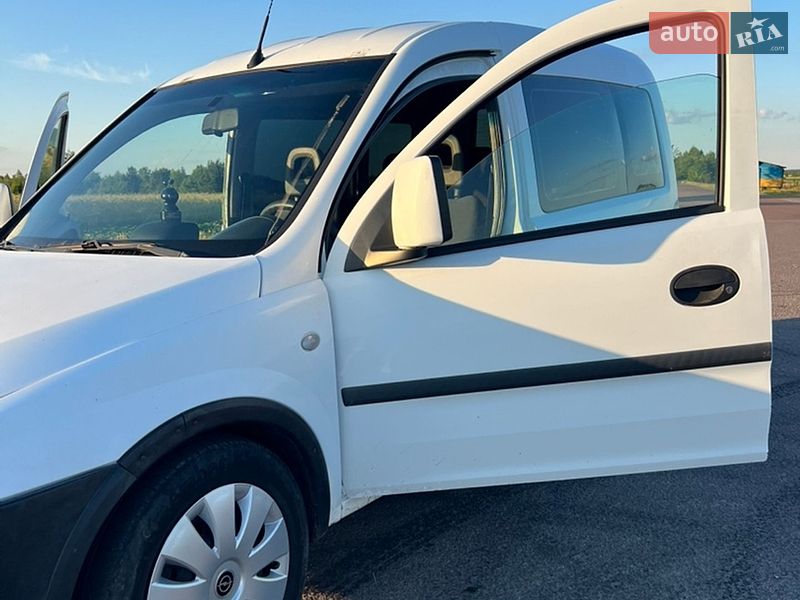 Минивэн Opel Combo 2008 в Владимирце