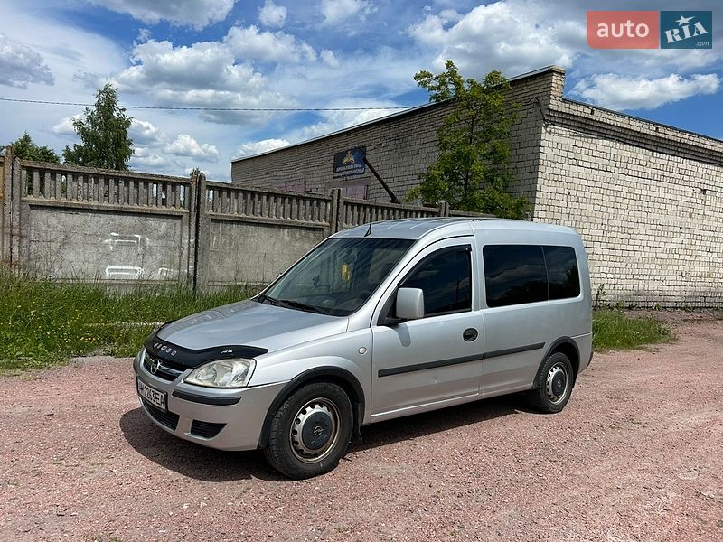 Минивэн Opel Combo 2005 в Овруче