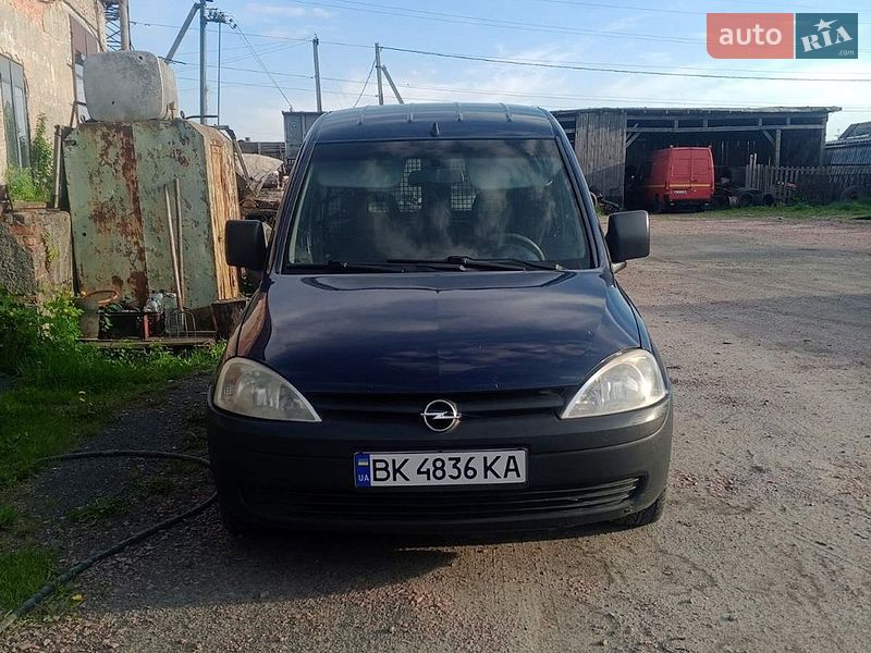 Вантажний фургон Opel Combo 2006 в Рівному фото 3 Вантажний фургон Opel Combo 2006 в Рівному