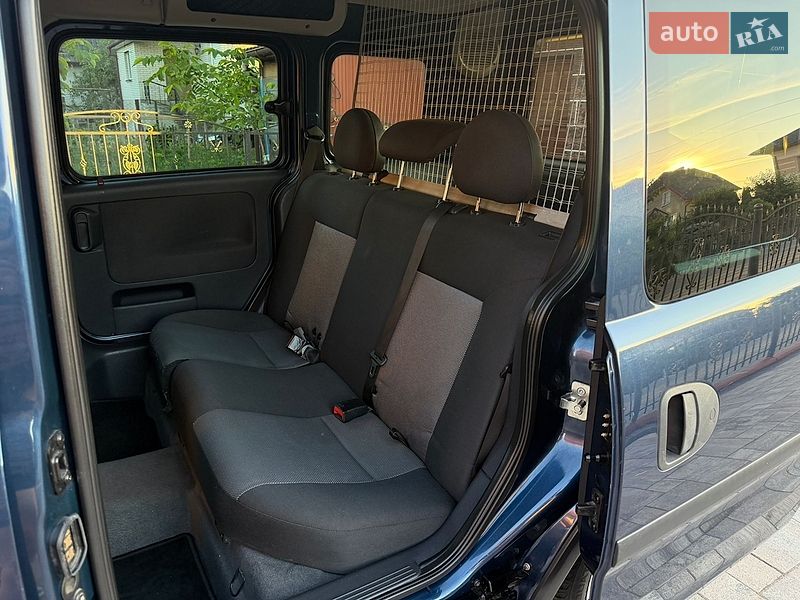 Минивэн Opel Combo 2010 в Ковеле