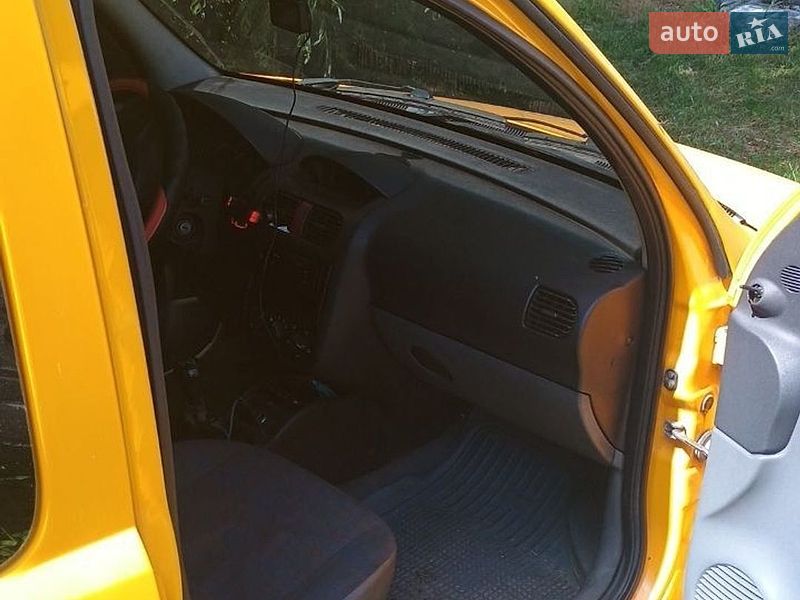 Минивэн Opel Combo 2002 в Коростене