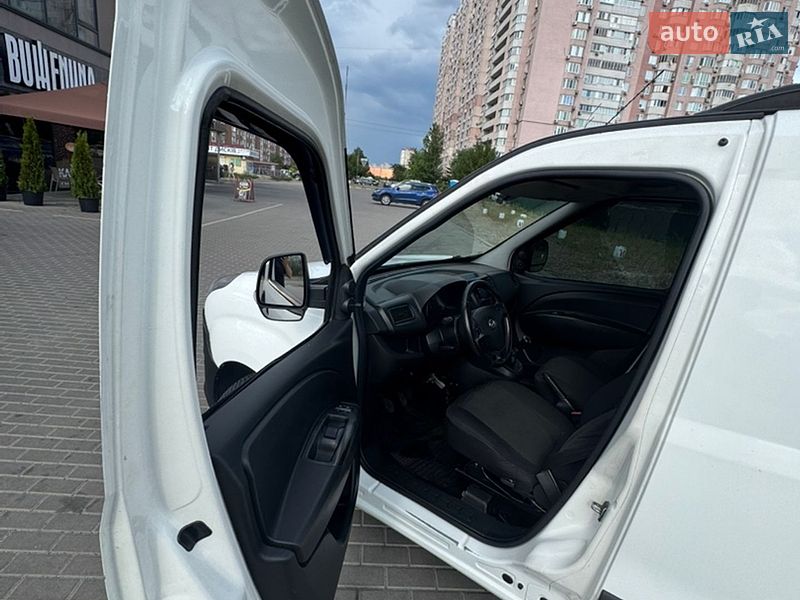 Грузовой фургон Opel Combo 2013 в Киеве
