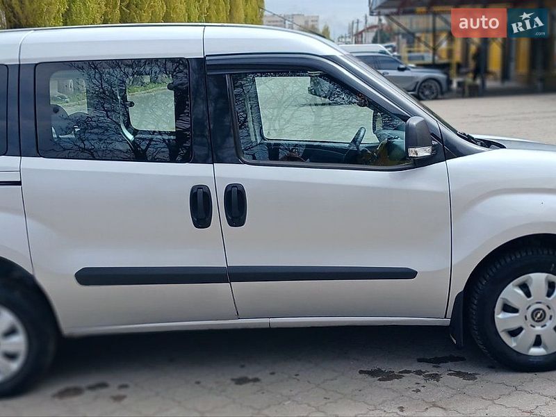 Минивэн Opel Combo 2014 в Черкассах