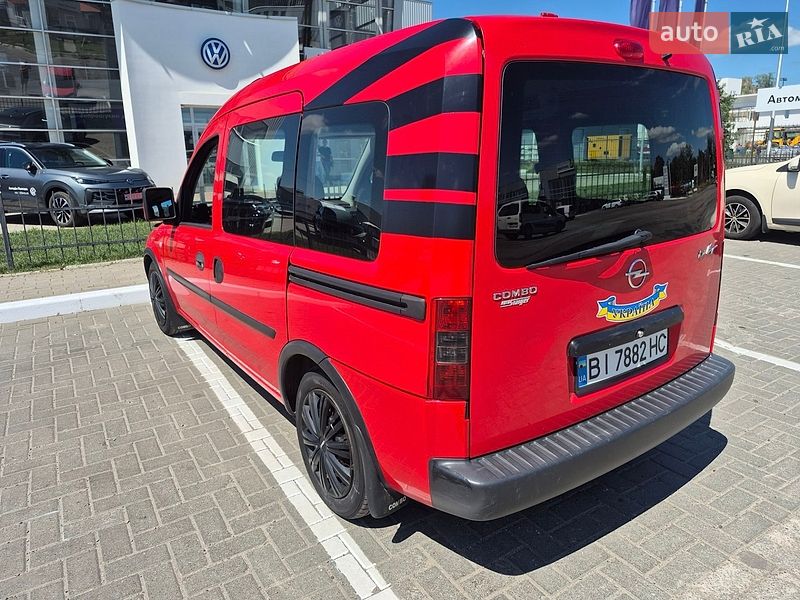 Мінівен Opel Combo 2010 в Полтаві