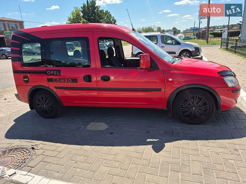 Минивэн Opel Combo 2010 в Полтаве