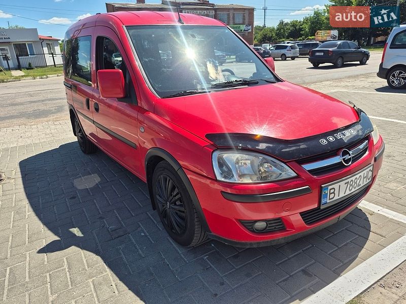 Мінівен Opel Combo 2010 в Полтаві
