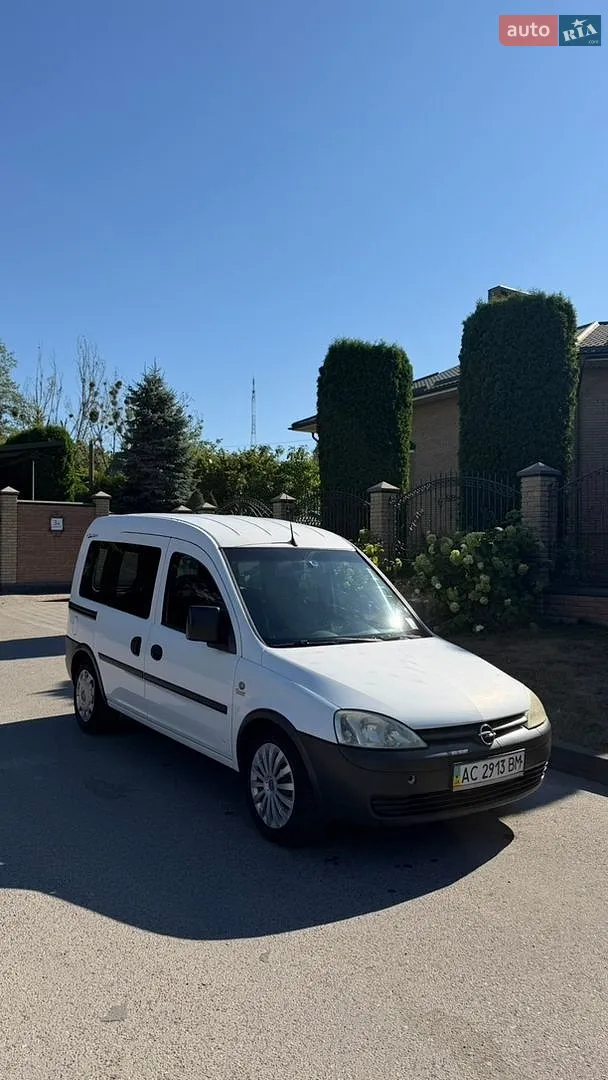 2010 Opel Combo - фото 1