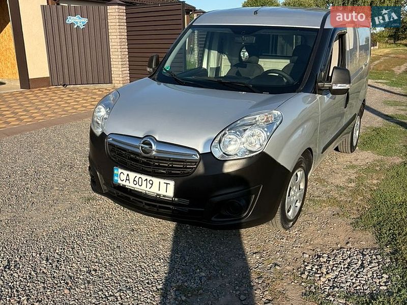 Вантажний фургон Opel Combo 2012 в Черкасах