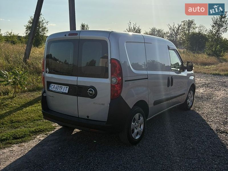 Вантажний фургон Opel Combo 2012 в Черкасах