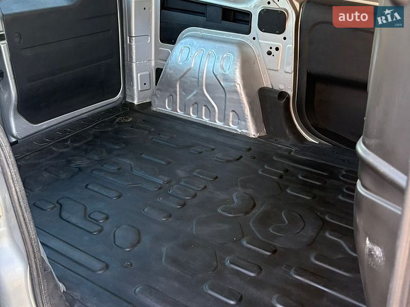 Вантажний фургон Opel Combo 2012 в Черкасах