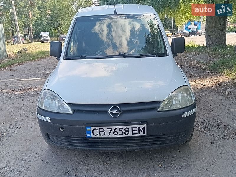 Вантажний фургон Opel Combo 2004 в Чернігові