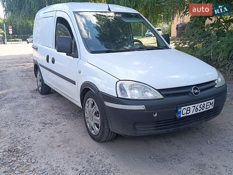 Вантажний фургон Opel Combo 2004 в Чернігові