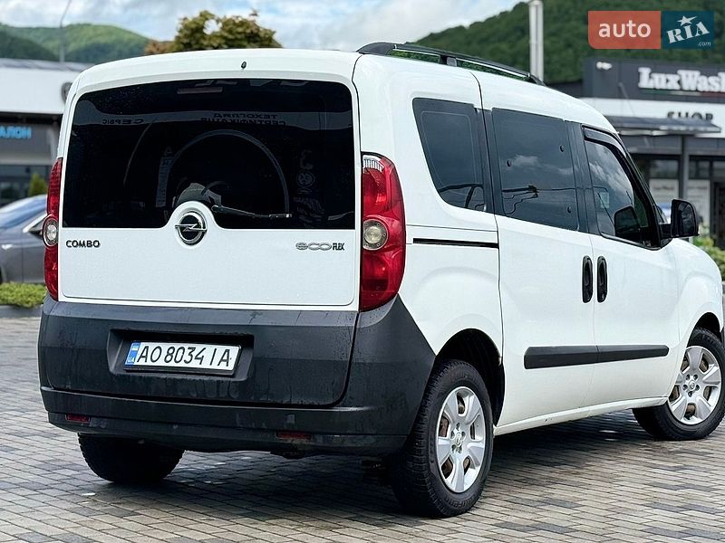 Минивэн Opel Combo 2012 в Хусте