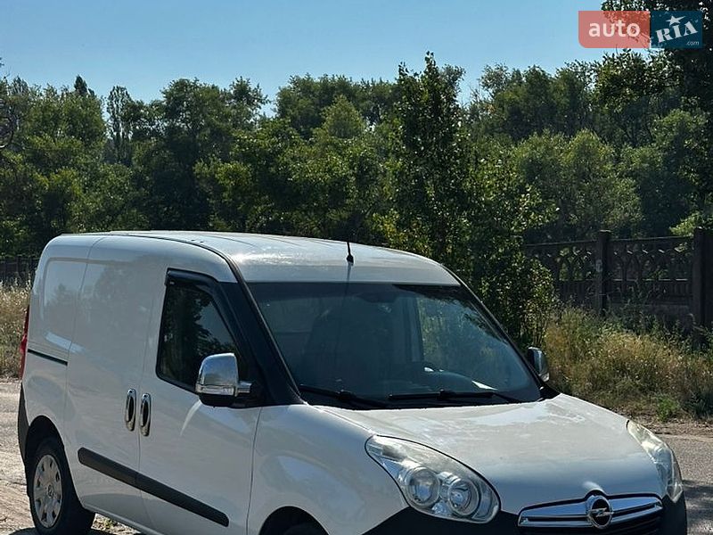 Вантажний фургон Opel Combo 2016 в Кам'янському