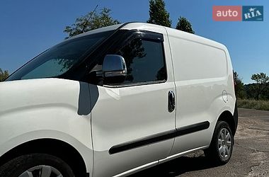 Вантажний фургон Opel Combo 2016 в Кам'янському