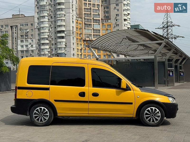 Мінівен Opel Combo 2008 в Дніпрі
