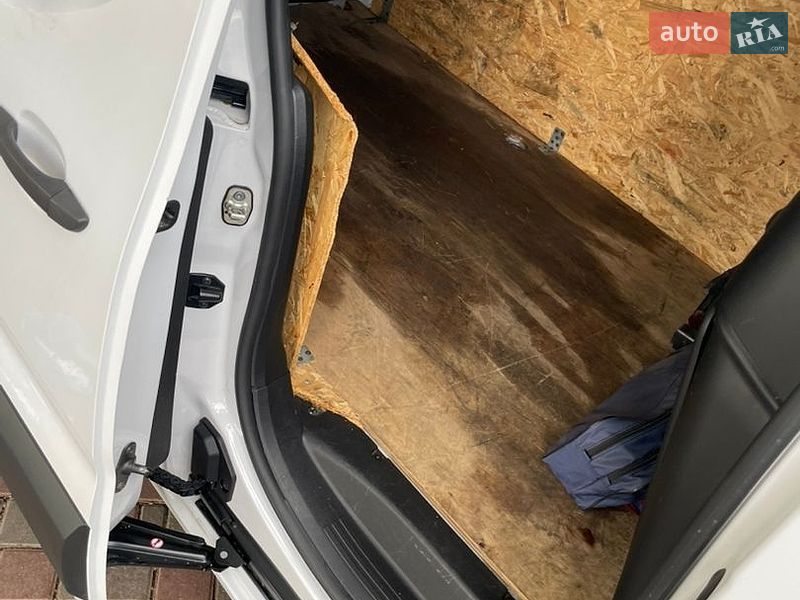 Вантажний фургон Opel Combo 2024 в Кропивницькому