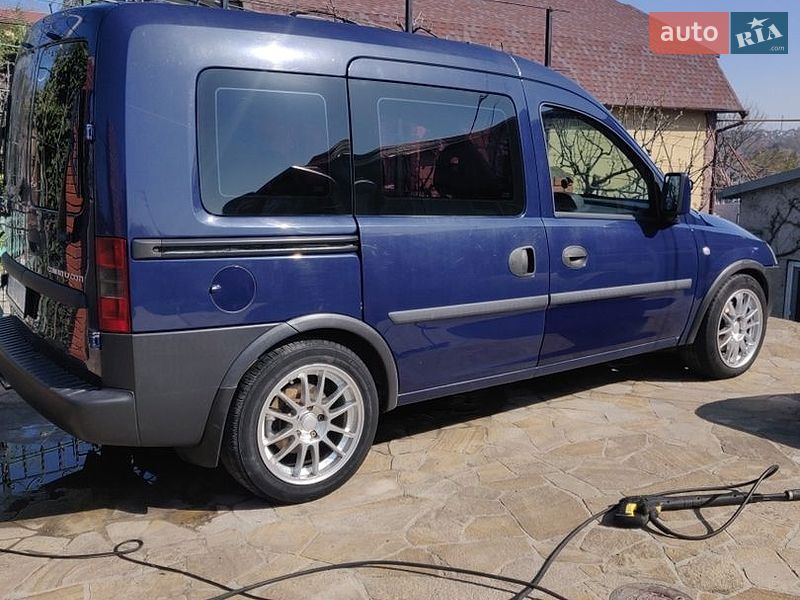 Минивэн Opel Combo 2007 в Черноморске